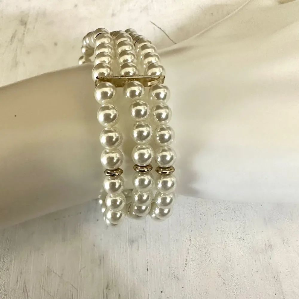 Faux pearl 3 strand stretchy bracelet